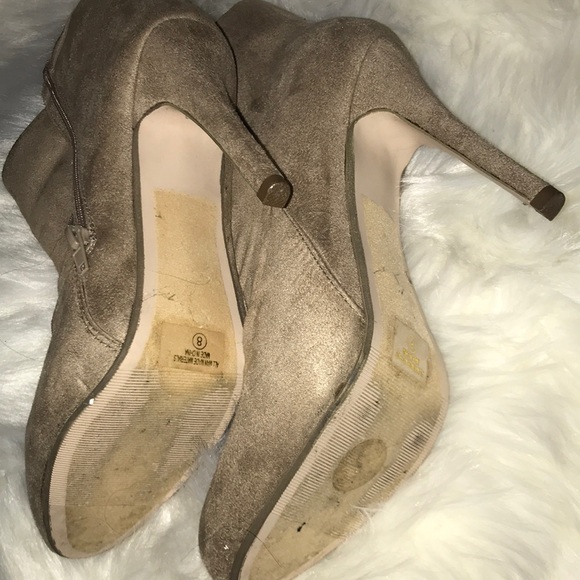 Tan ankle booties - Picture 3 of 3